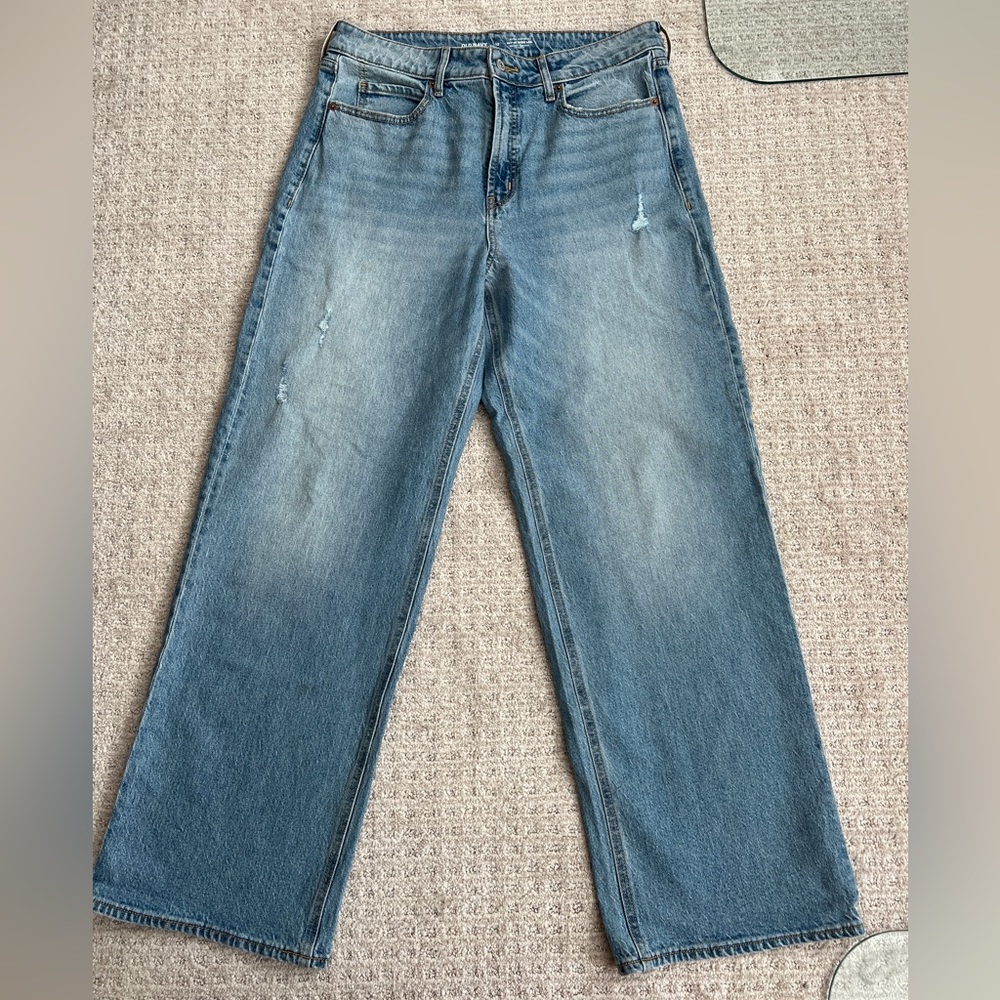 Size: 12 Old Navy High Rise Wide Leg denim jeans⭐️